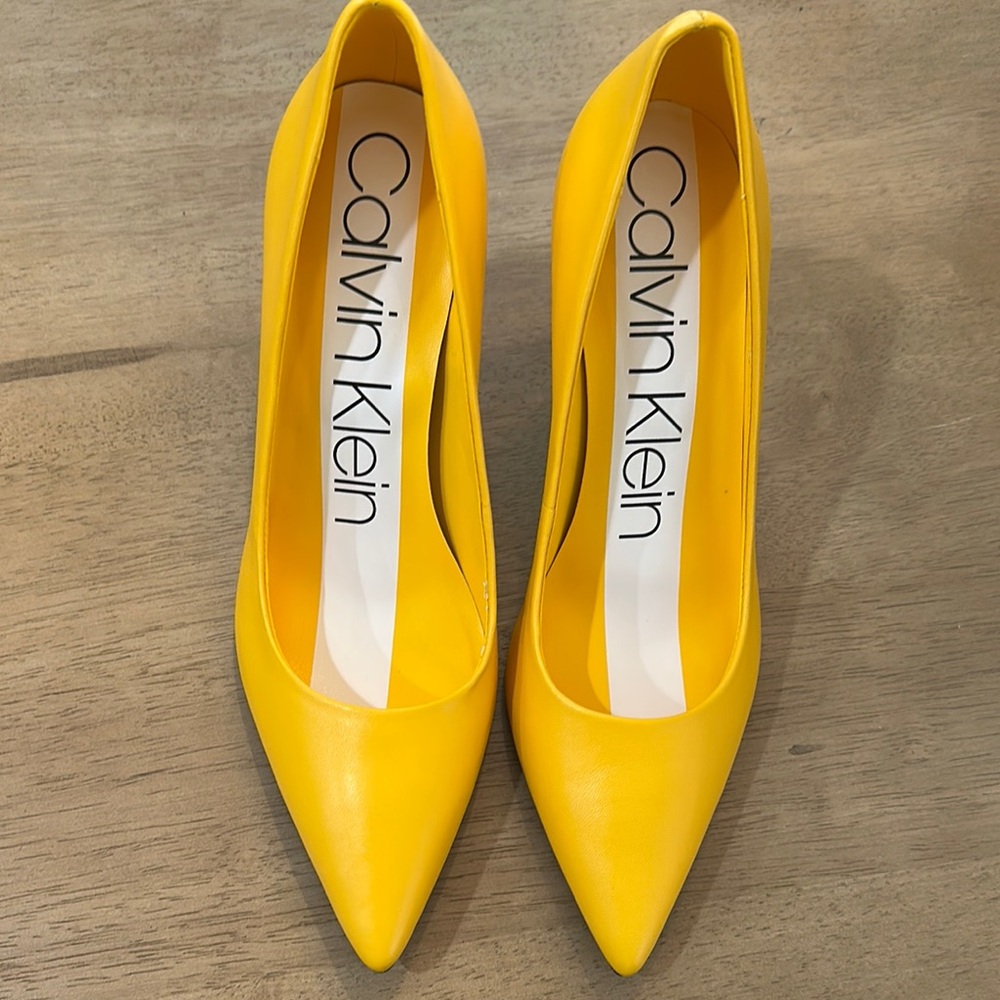 Calvin Klein Women's Leather Yellow Pumps